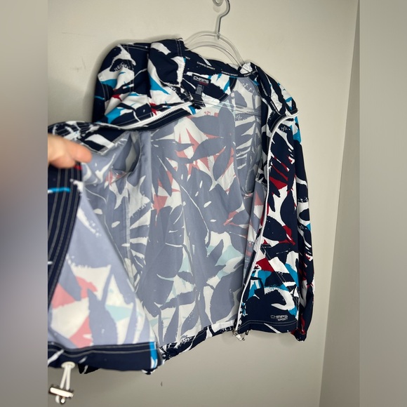 CHAPS sport - activewear/windbreaker jacket. Mock neck. Zip up. Red/white/blue. - Picture 9 of 9